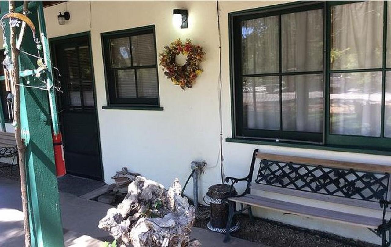 Kern Riverfront Lodge Kernville Exterior photo