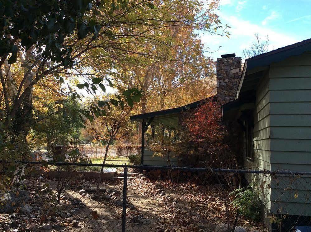 Kern Riverfront Lodge Kernville Exterior photo